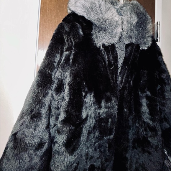 Faux Fur Scalloped Bottom Jacket GrayCollar/Sleeves New nice lining & pockets - Picture 9 of 12